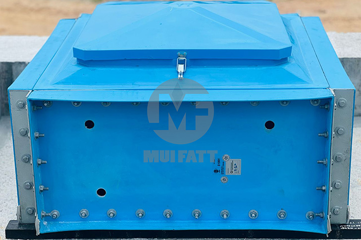 Side view of GRP sectional panel tank at Klinik Kesihatan 2 Sendayan mounted on galvanised C-Channel with tight seal construction.