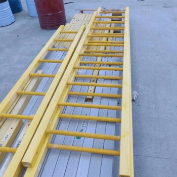 How Fiberglass Ladders Compare to Metal and Wooden Alternatives