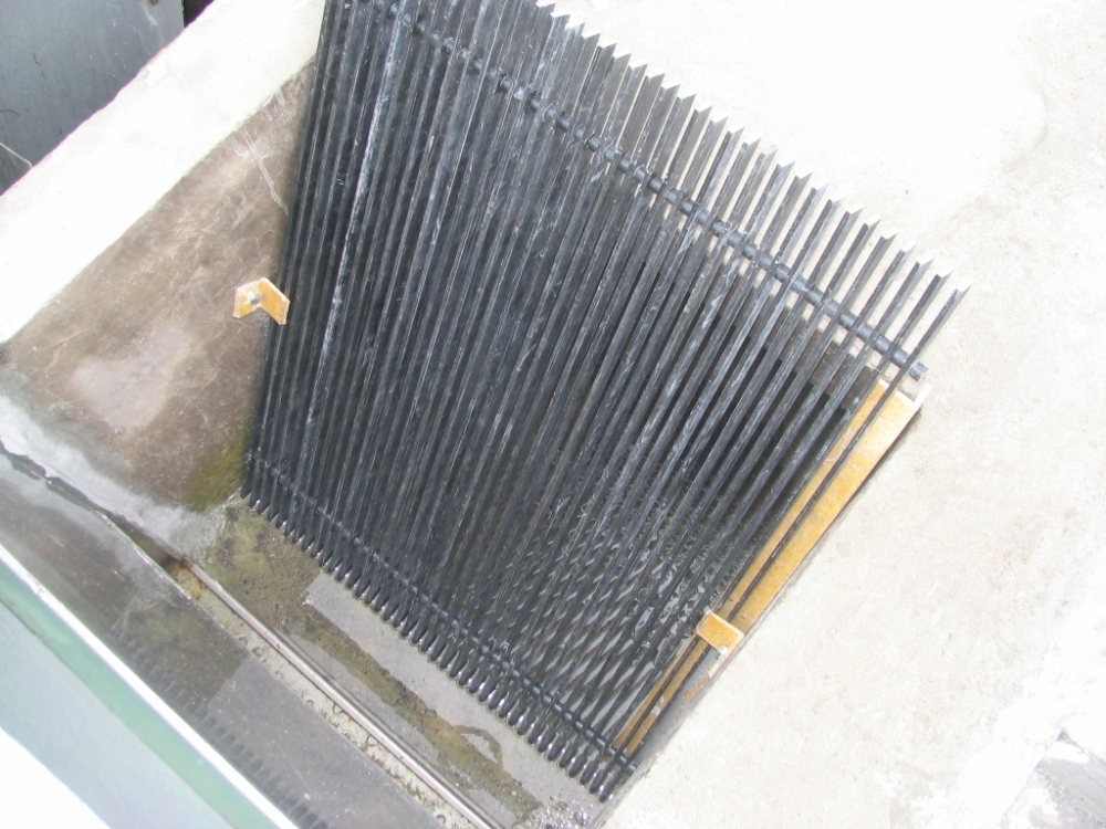 Fiberglass Bar Screen