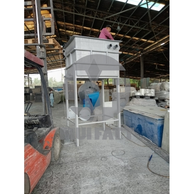 FRP Rectangular Open-Top Tank with Mild Steel Support and Partition